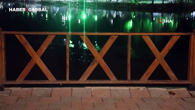 Faciadan kıl payı dönüldü: Fotoğraf için poz verirken göle düştü, babası imdadına yetişti