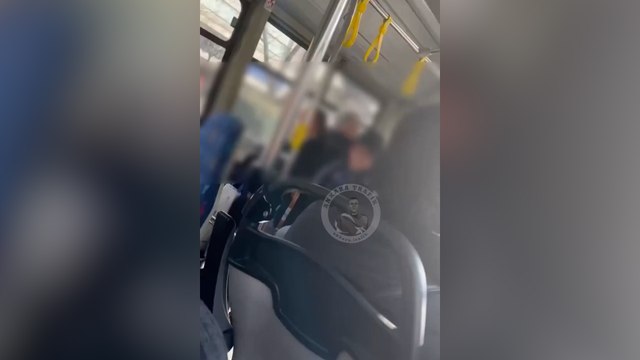 Otobüste yaşanan tartışmada kullanılan ifadeler sosyal medyada gündem oldu