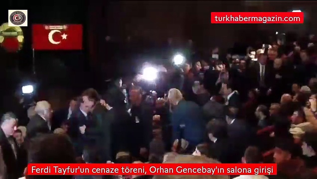 Ferdi Tayfur'un cenaze töreni, Orhan Gencebay'ın salona girişi