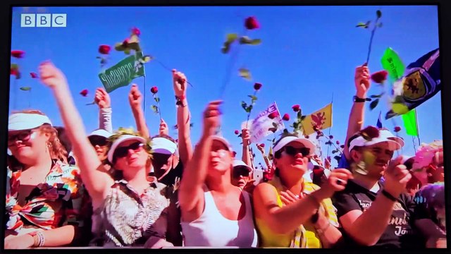 NICK CAVE & KYLIE MINOGUE - Where The Wild Roses Grow (Glastonbury Festival 2019)