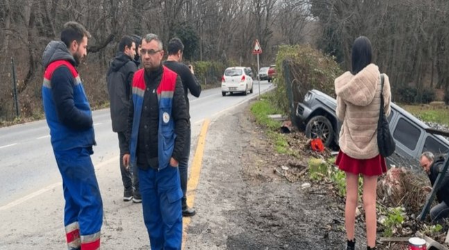 Sarıyer’de ciple seyyar satıcıya çarpıp mesire alanına uçtu