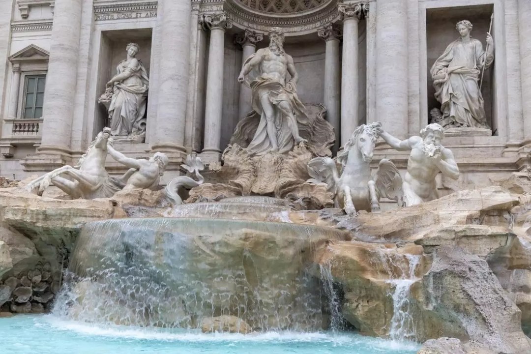 Aşk Çeşmesi yeniden açıldı Turistik şehre gidenler görmeden dönmüyor!