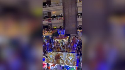 La caída de un paje o una carroza enganchada en una señal: la Cabalgata de Reyes de Sevilla y sus ‘accidentadas’ imágenes