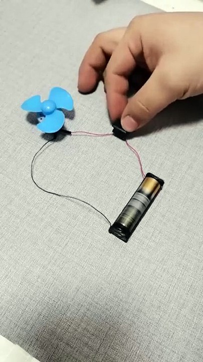 The battery is turned on but the fan is not turned on. What is the reason for it?