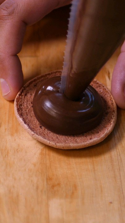 MACARON CREUX AU CHOCOLAT 🍫🔥