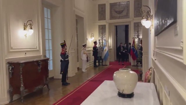 Javier Milei recibe en la Casa Rosada de Buenos Aires a Edmundo González
