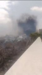 Incêndio em vegetação próximo a shopping center em Mangabeiras