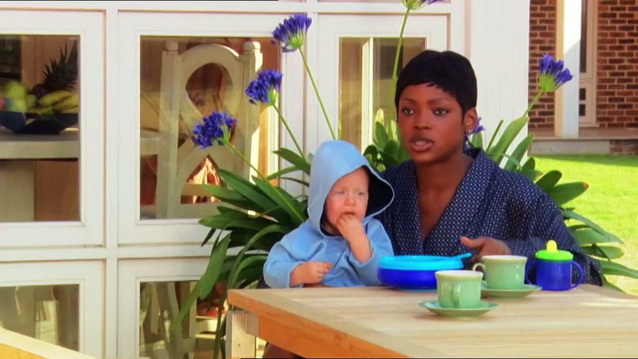 Footballers' Wives. S03 E06.