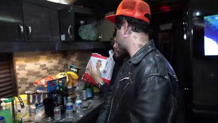 lovelytheband - BUS INVADERS Ep. 1997