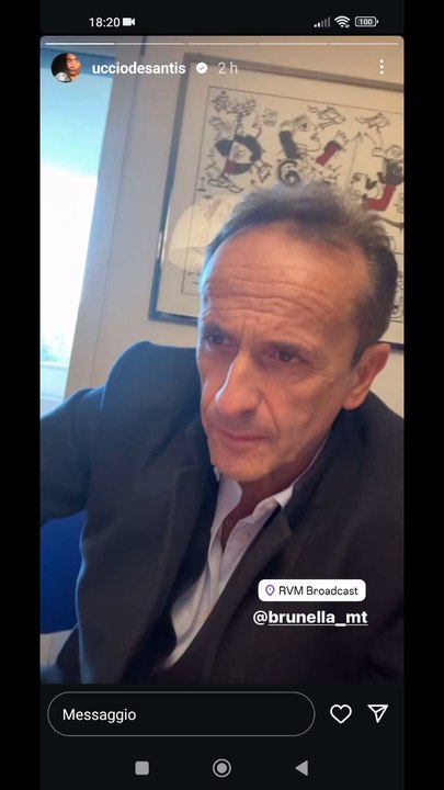 si gioca con il pupazzo cantante