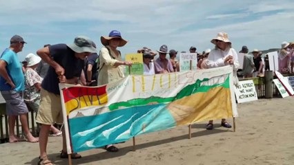 Inverloch locals rally for urgent erosion solution