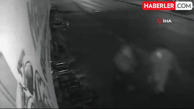 Kayseri'de tekerlekli sandalye hırsızlığı kamerada