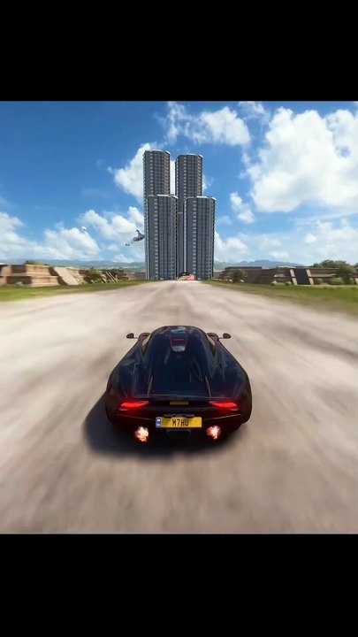 Koenigsegg REGERA Impossible Parking in Forza Horizon