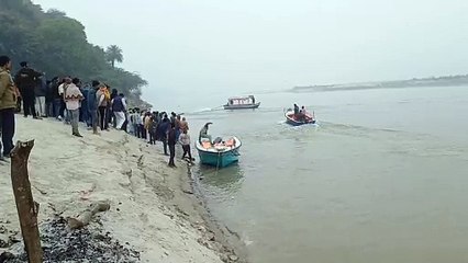 गंगा नदी में एक ही परिवार के चार लोग डूबे, गोताखोरों ने दो को बचाया, दो लापता