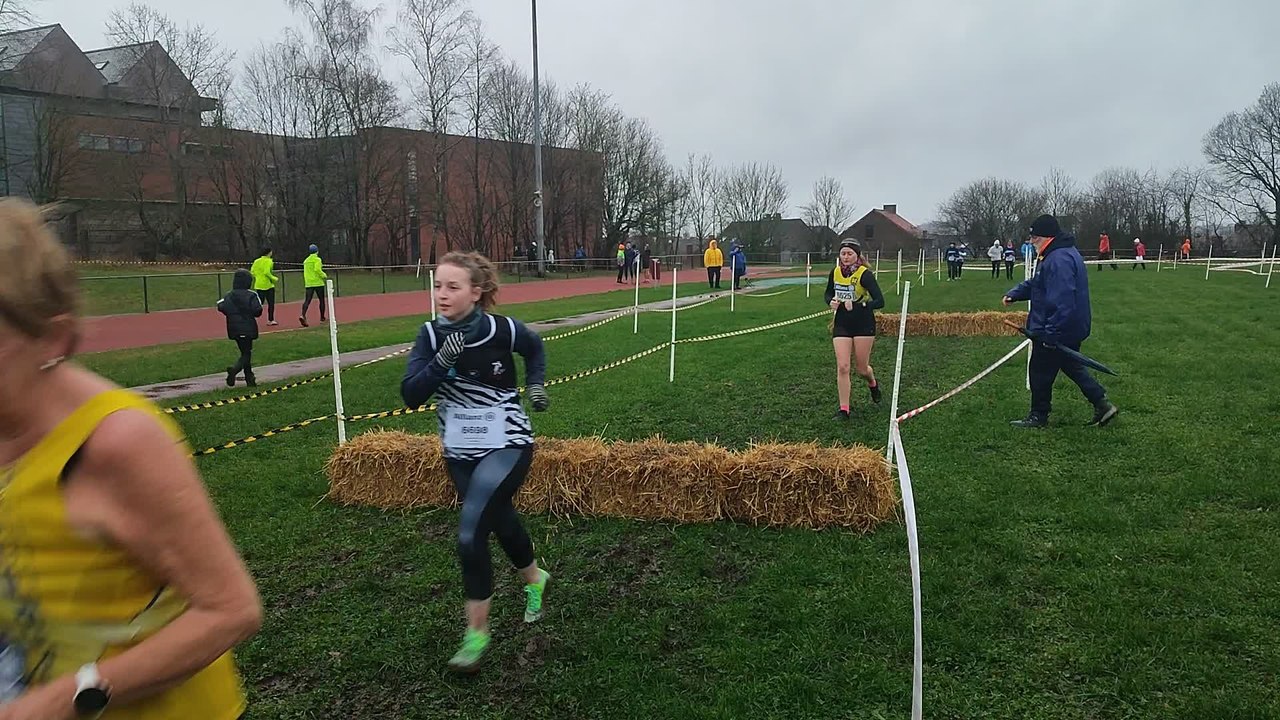 Cross Châtelineau cross court dames cadettes scolaires.