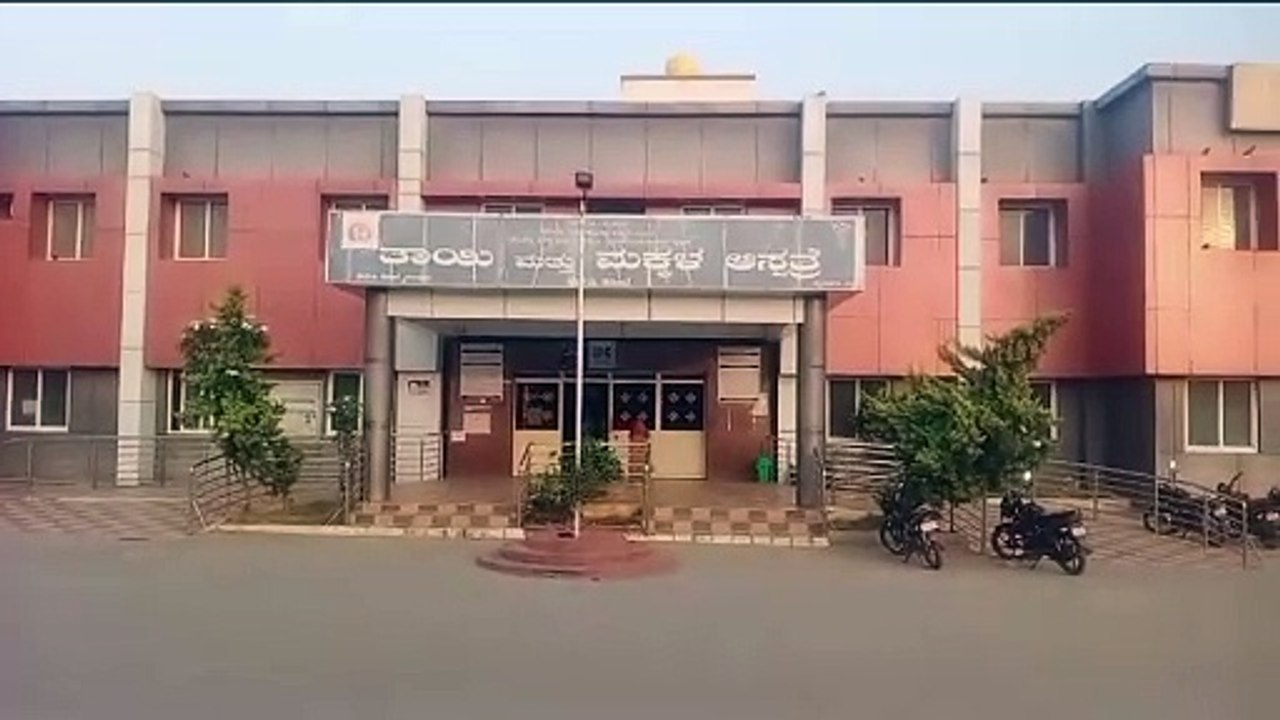 ಹೆಚ್​ಡಿ ಕೋಟೆ ತಾಲೂಕಿನ ಗ್ರಾಮವೊಂದರ ಚರಂಡಿಯಲ್ಲಿ ನವಜಾತ ಶಿಶು ಪತ್ತೆ : ಸರ್ಕಾರಿ ಆಸ್ಪತ್ರೆಗೆ ರವಾನೆ