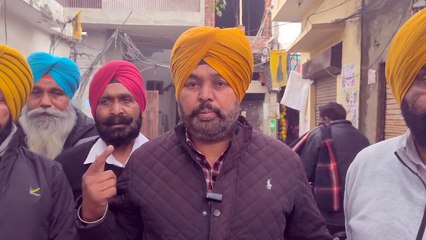 ਅੰਮ੍ਰਿਤਸਰ ਵਿੱਚ ਮੀਟਰ ਬਦਲਣ ਗਏ ਬਿਜਲੀ ਮੁਲਾਜ਼ਮਾਂ ਦੀ ਪੁਲਿਸ ਮੁਲਾਜ਼ਮ ਨੇ ਕੀਤੀ ਛਿੱਤਰ ਪਰੇਡ