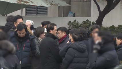 여당 40여 명 관저 앞 집회 참석..."영장집행 막아야" / YTN