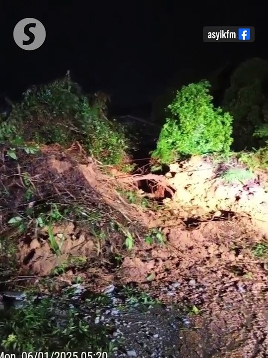 Cameron Highlands road reopens after landslide at Kampung Raja