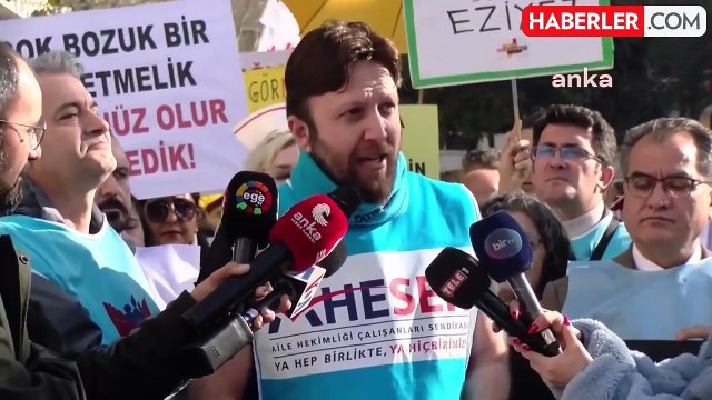İzmir'de Sağlık Çalışanları, Aile Hekimliği Yönetmeliği'ni Protesto Etti
