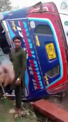 Accident on the road to way of sahiwal