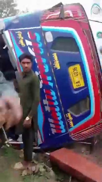 Accident on the road to way of sahiwal