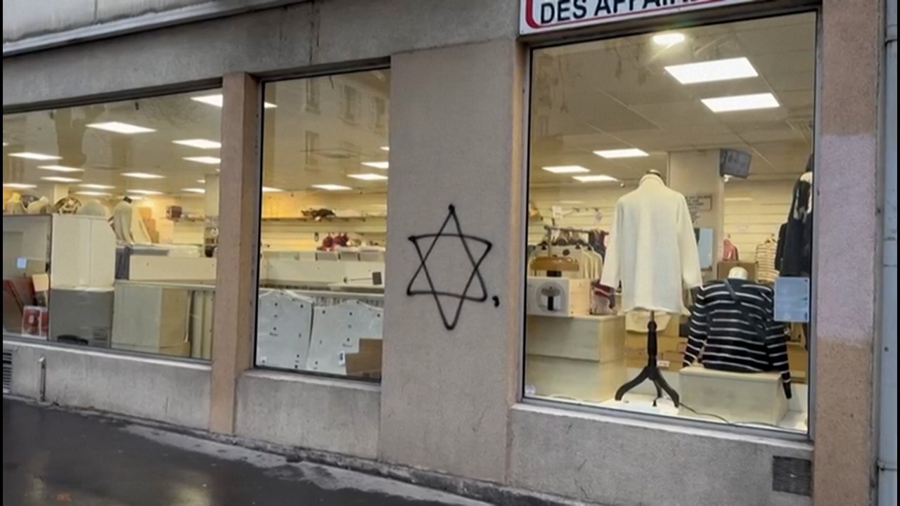 Tags antisémites à Vincennes : « C'est dégeulasse »