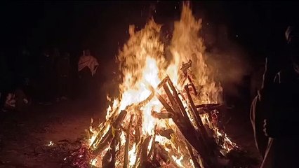 कोटपुतली श्मशान भूमि के रास्ते को लेकर हुआ विवाद , ग्रामीणों ने शव रखकर किया प्रदर्शन