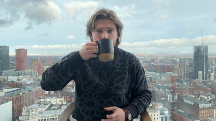 Coffee catch-up: A courageous teen and Manchester United