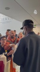 El bonito detalle de la plantilla del Madrid al llegar a Cartagena