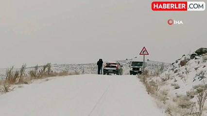 Muradiye'de Kar ve Buzlanma Ulaşımı Aksattı