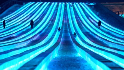 Un gigantesque festival de glace et de neige attire les touristes en Chine
