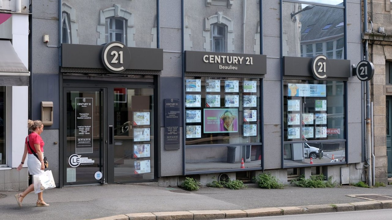 Immobilier : Le marché ancien profite d'une reprise, alerte sur la location et le neuf selon Century 21