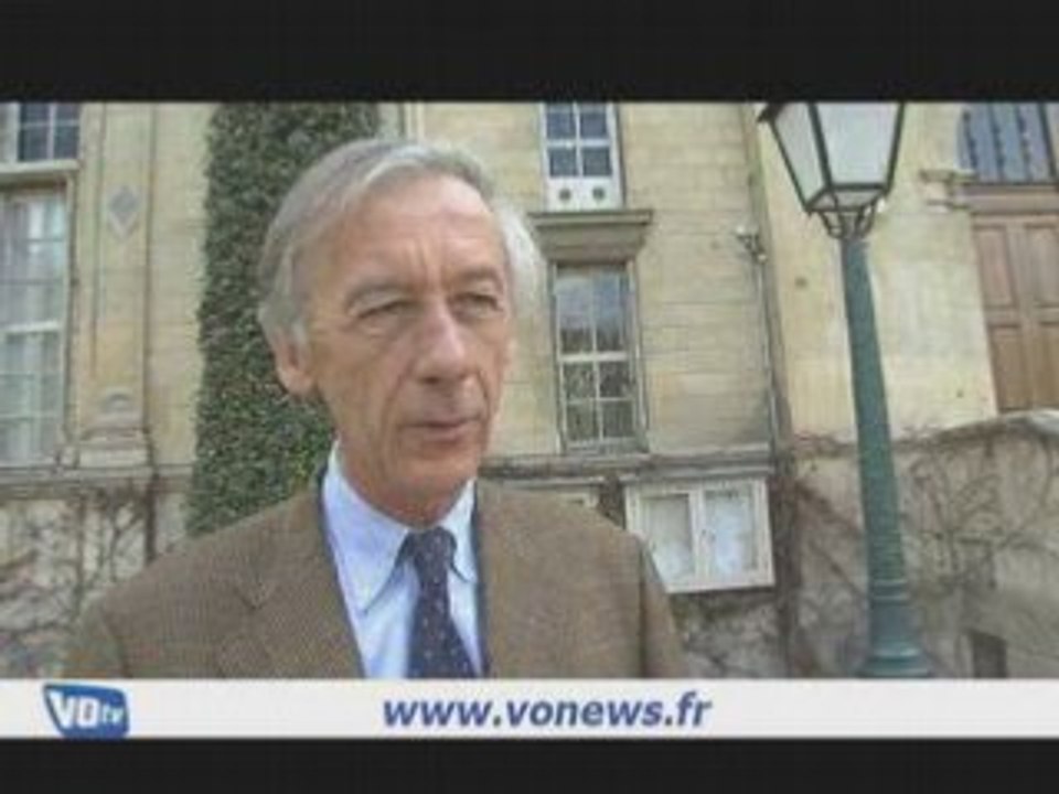 Interview d'Axel Poniatowski sur le travail dom...