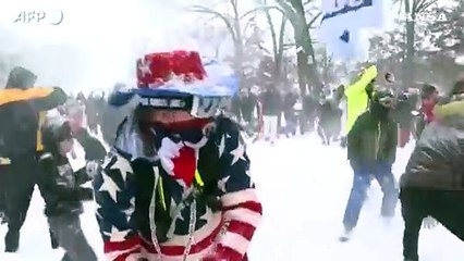 Washington sotto la neve, disagi ma anche tanto divertimento