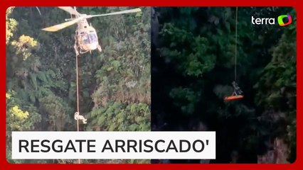 Canoísta é resgatado por helicóptero após cair de cachoeira em cânion de SC
