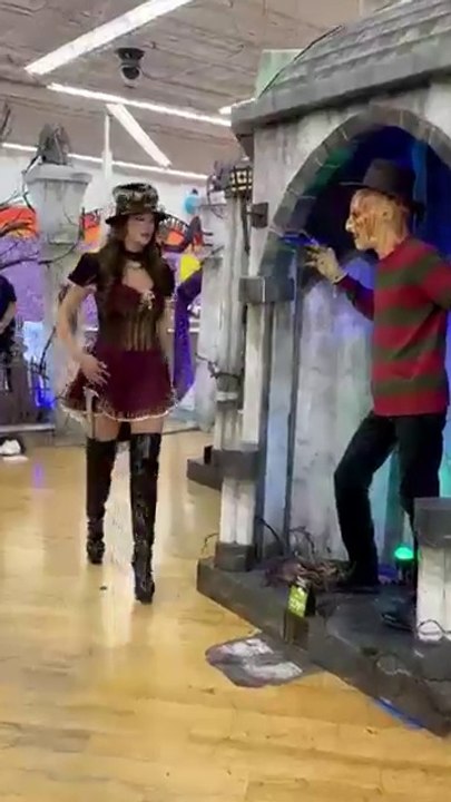 RIP Freddy! Merrick & @rachelmichellepizzolato Thx @spirithalloween #horror #funny #halloween