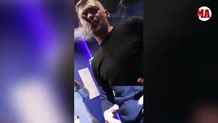 Acaba de llegar y ya es un rossoneri más: El bailecito con un puro de Conceiçao