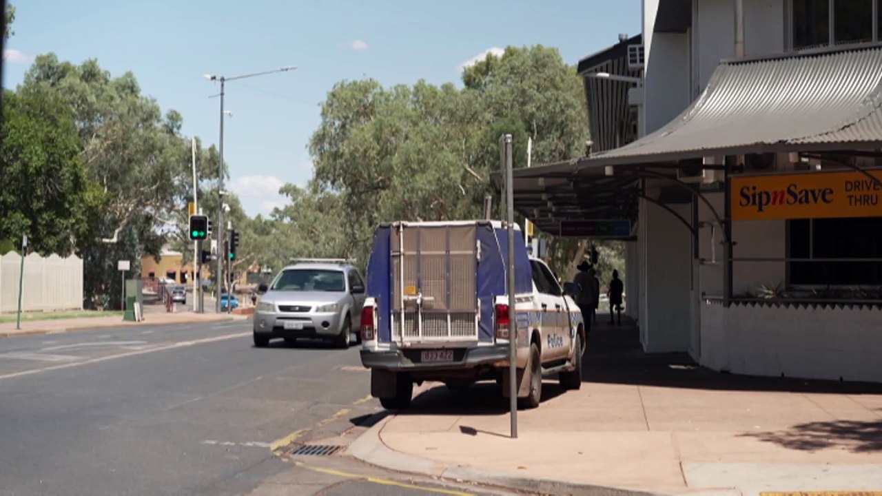 South Australian police officers deployed in Alice Springs amid ongoing crime in town