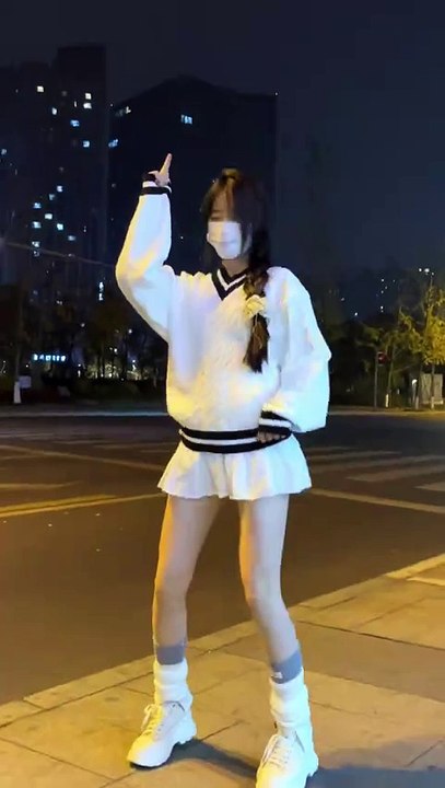 “如果无能为力，那就顺其自然 如果心无所待，那就随遇而安”#图个心安理得舞蹈挑战