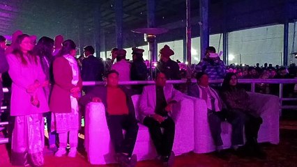 तुम जानो न हम और उसके बाद दीवाना तेरा ... झूमे लोग