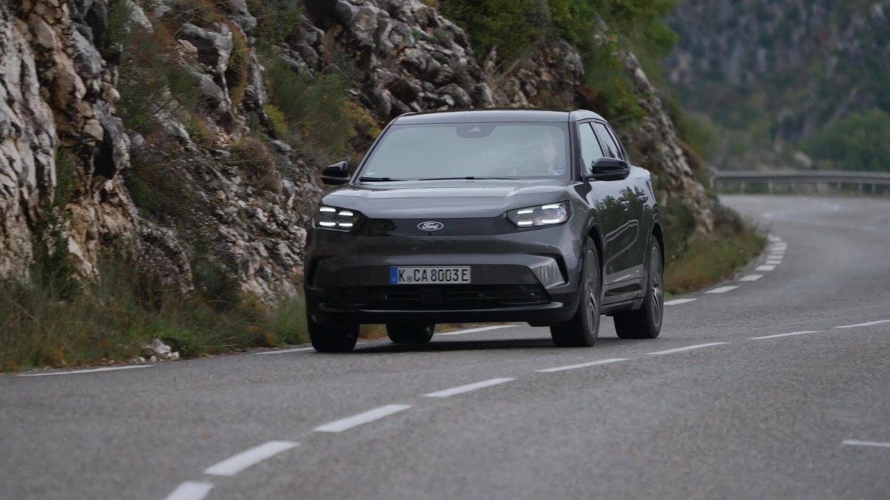 The new Ford all-electric Capri in Magnetic Sil...