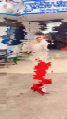 गाड़ी की जमानत कराने थाने आई महिला ने बनाई रील