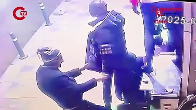 Avcılar'da cansız mankenin üzerindeki montu böyle çaldı