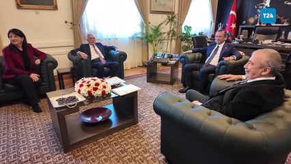 DEM Parti heyetinin CHP görüşmesi başladı: Özel, heyeti kapıda karşıladı