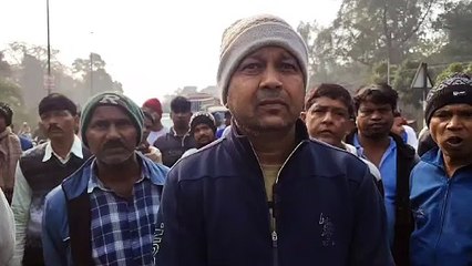 উড়াল পুল তৈরী হওয়ায় বিচ্ছিন্ন হয়ে পড়েছে ২০ টি গ্রাম, আন্ডারপাস তৈরীর দাবীতে ৬০ নম্বর জাতীয় সড়ক অবরোধ করে বিক্ষোভ ২০ টি গ্রামের পড়ুয়া থেকে সাধারণ মানুষের