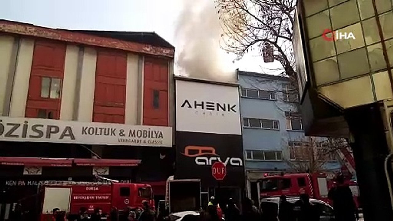 Bursa’da mobilya imalathanesinde yangın