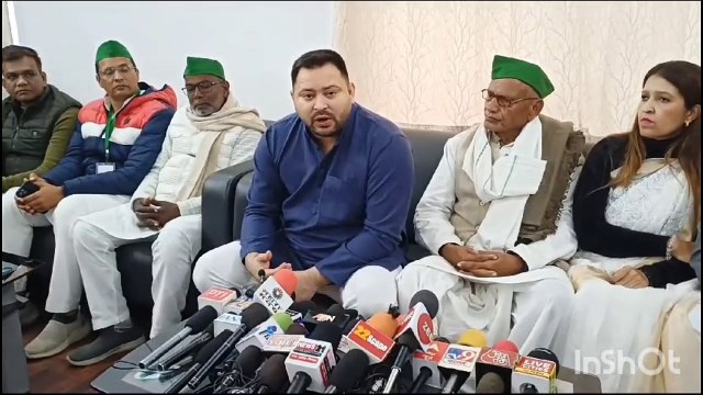 कैमूर पहुंचे तेजेश्वी यादव ने कहा रिटायर हो गये है बिहार सीएम रिटायर लोगो से ले रहे है सलाह,मेरी सरकार बनेगी तो माई बहिन मान योजना के तहत महिलाओं के खाते में जायेगा 2500 रुपया प्रति माह,