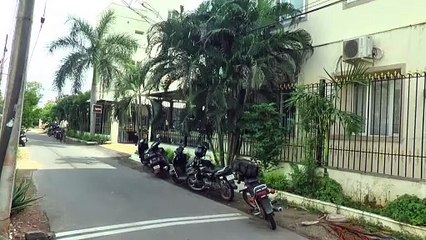 ஈரோட்டில் பிரபல தனியார் கட்டுமான நிறுவனத்தில் வரி ஏய்ப்பு  புகாரின் அடிப்படையில் 10-க்கும் மேற்பட்ட வருமான வரித்துறையினர் சோதனை மேற்கொண்டு வருகின்றனர்....