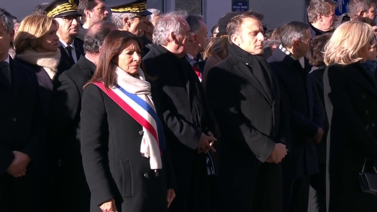 Attentat de Charlie Hebdo : hommage aux victimes en présence d'Emmanuel Macron